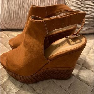 Brown Wedges